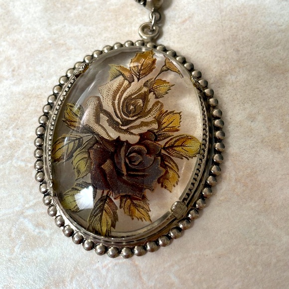 Vintage 1928 Roses Glass Intaglio Cameo Flower Floral Pendant Necklace - Picture 7 of 7